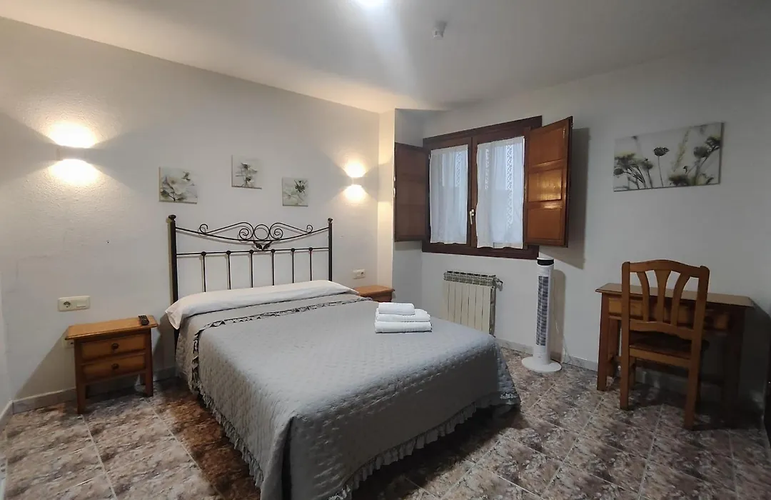 Hostal La Alberca-1