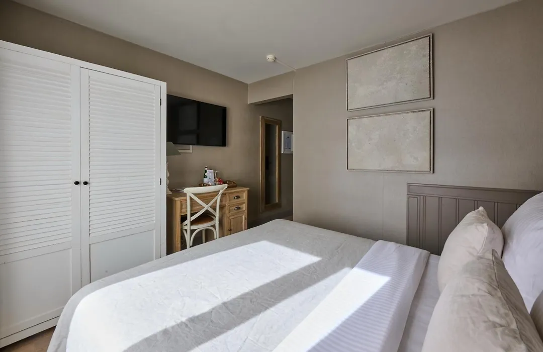 Lebeaubylivingroom Hotel-1