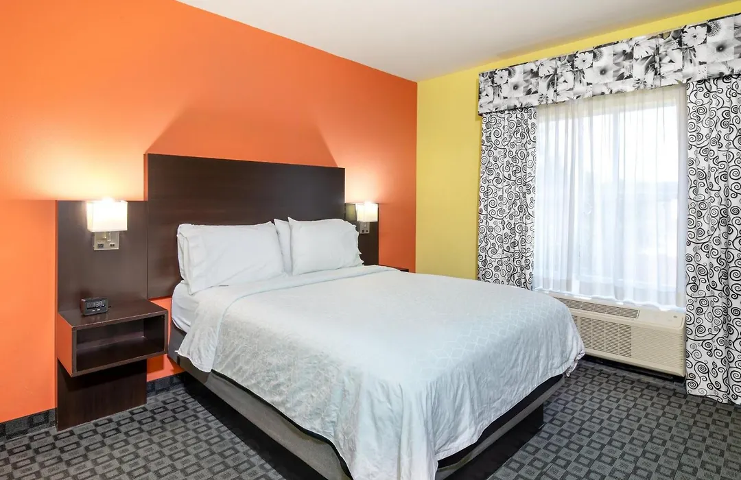Holiday Inn Garland By Ihg-1