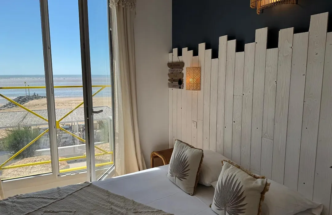 Acadie Saint Victor - Hôtel restaurant -Face mer- Châtelaillon plage-1