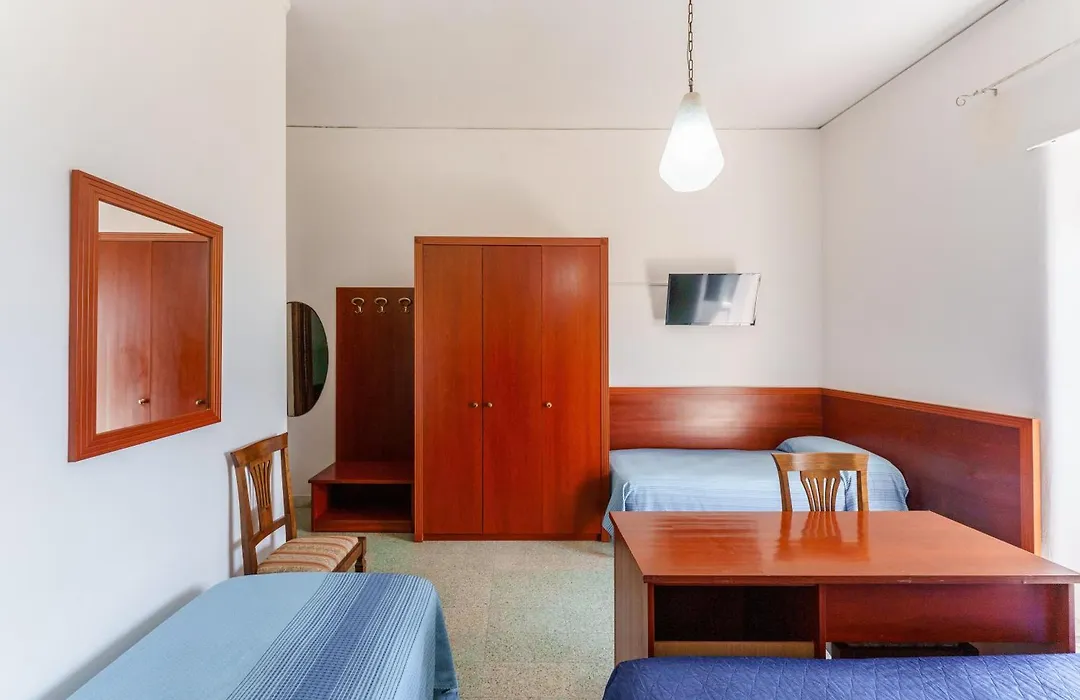 Hotel Riviera-1