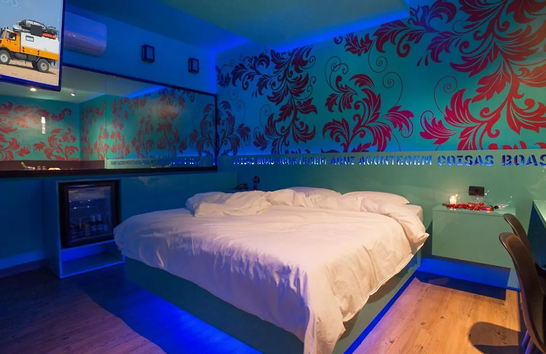 Tout Motel (Adults Only)-1