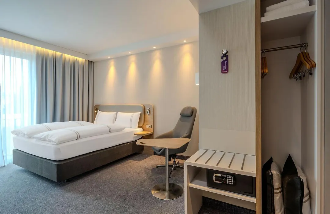 Premier Inn Göttingen-1
