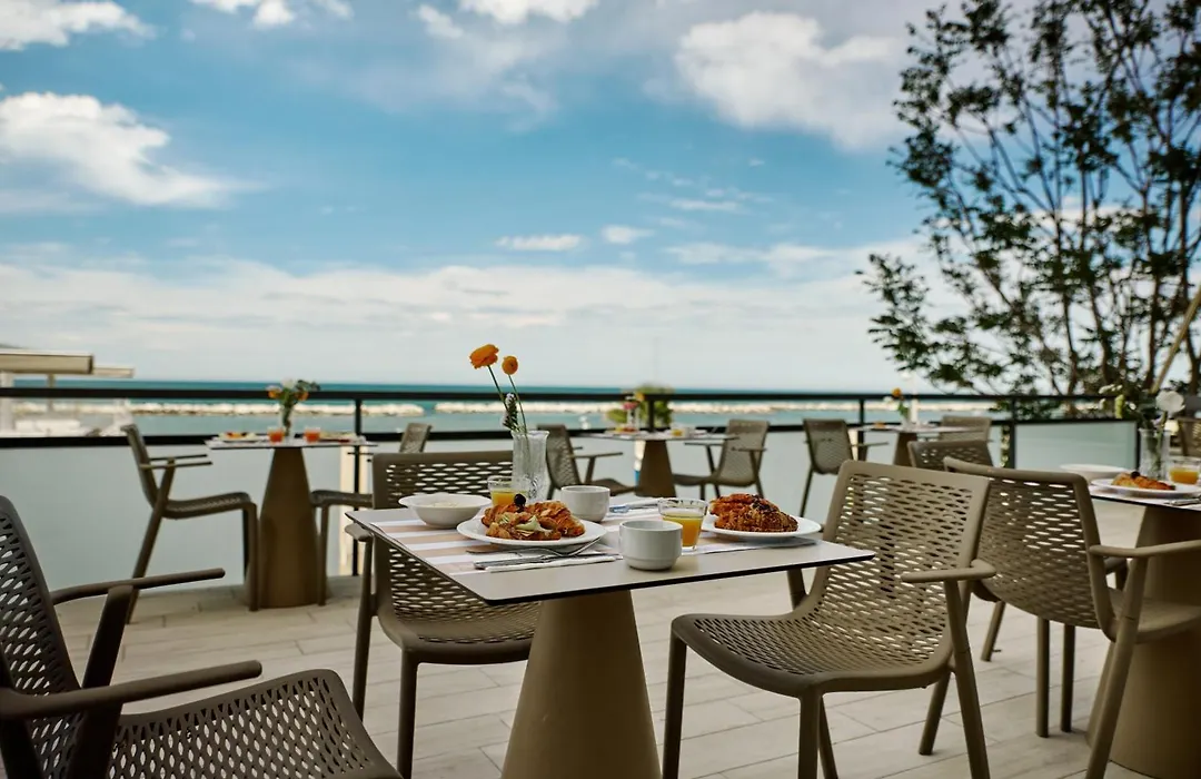 Hotel Negresco-1