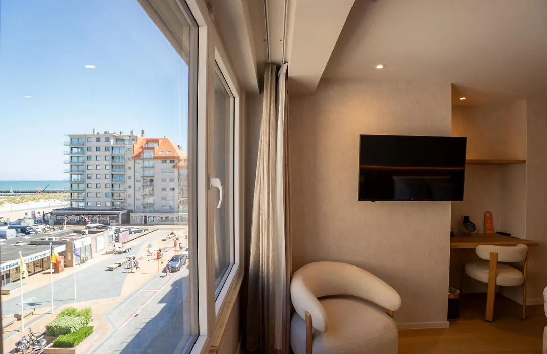 The Cornr Seaview-1