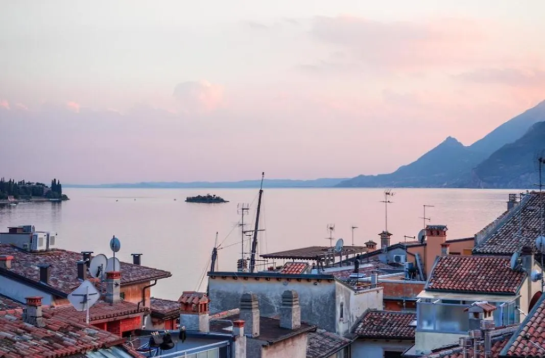 Hotel Lago Di Garda-1