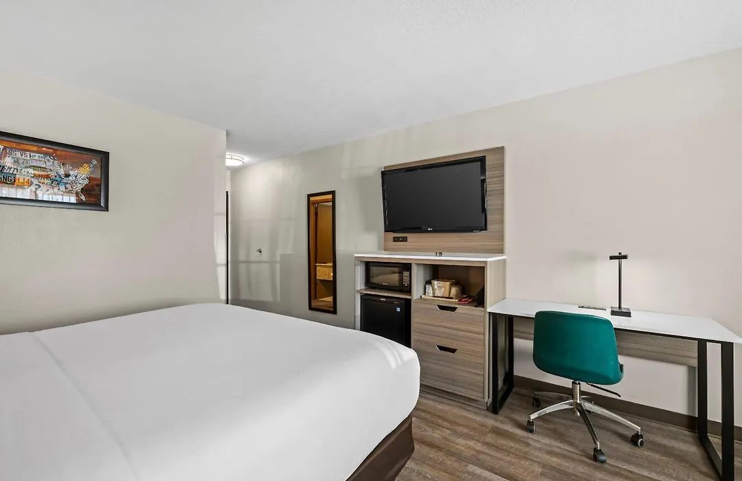 Econo Lodge Inn & Suites Santa Fe South-1