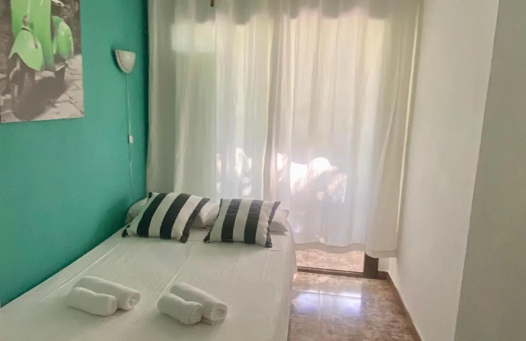 Gran Via Guesthouse-1