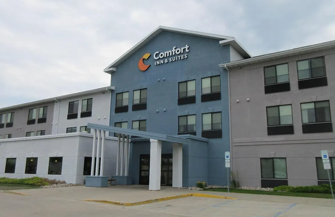 Comfort Inn & Suites Grand Forks Near Alerus Center-1
