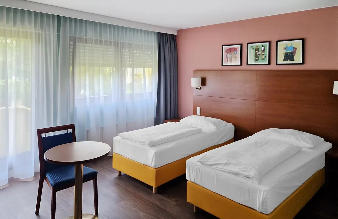 Garner Hotel Stuttgart City Centre By Ihg-1