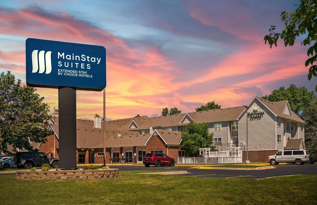 Mainstay Suites Appleton Airport - Fox River Mall Area-1