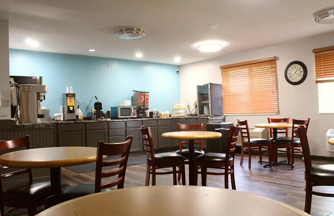 Days Inn By Wyndham West-Eau Claire-1