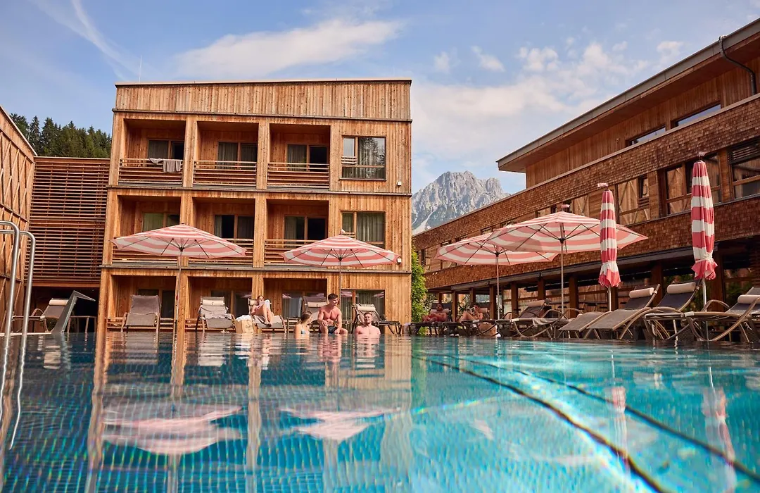 Tirol Lodge-1