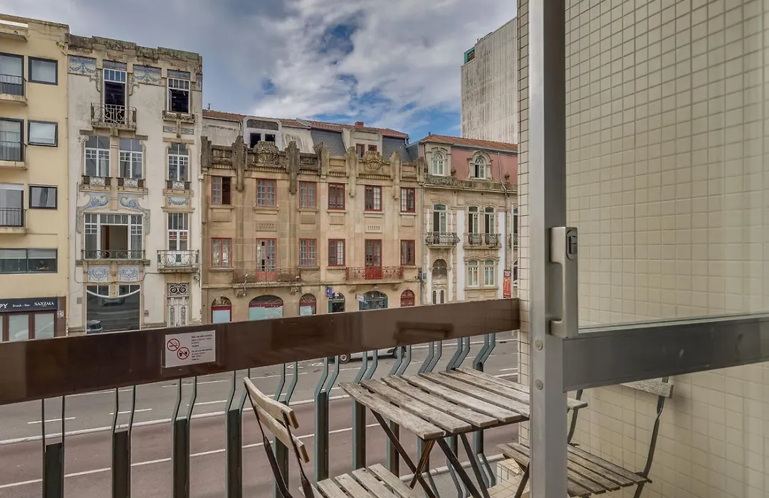 Avenue View Rooms-1