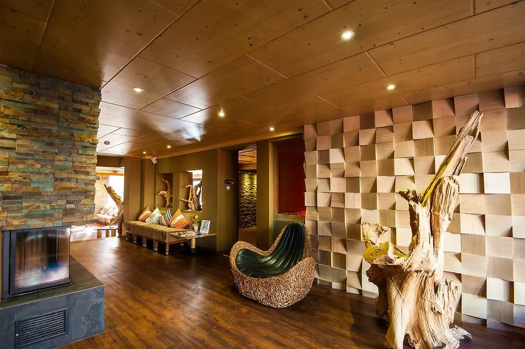 Living Max Hotel-1