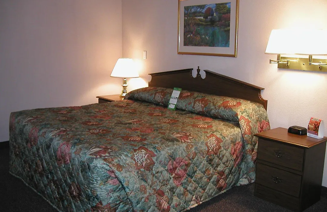 Intown Suites Extended Stay Gulfport-1