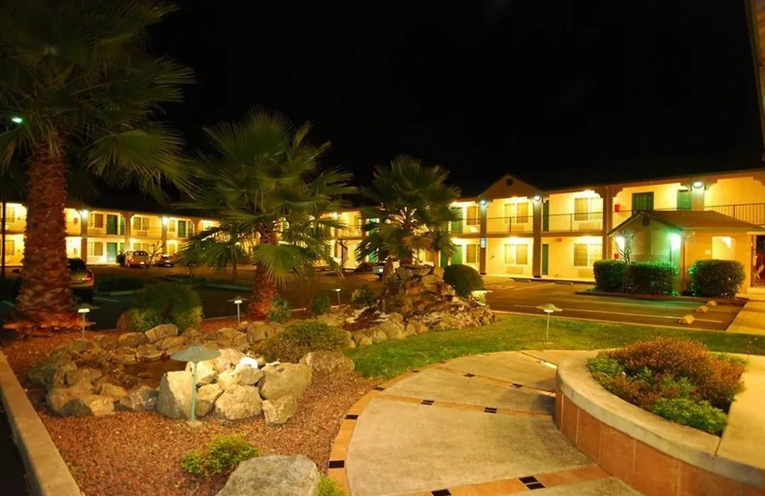 Cloverdale Wine Country Inn & Suites-1