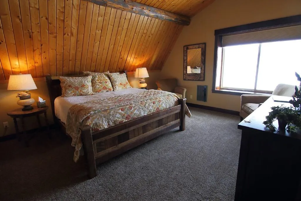 Fin And Feather Inn-1
