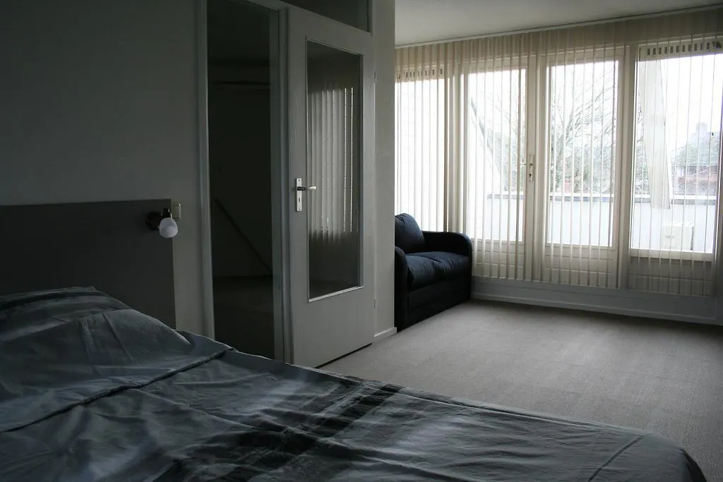 Thorn B&B-1
