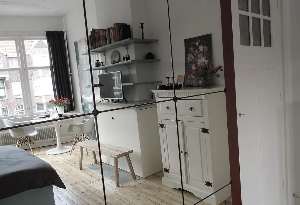 B&B Iskra-1