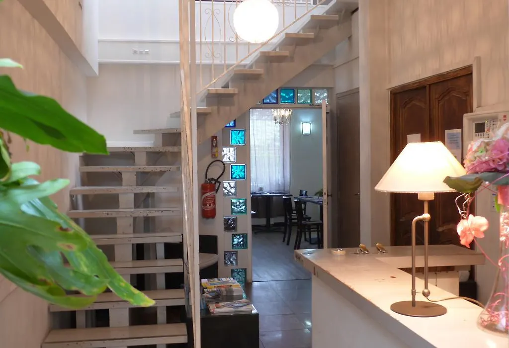 Blue Hotel-1