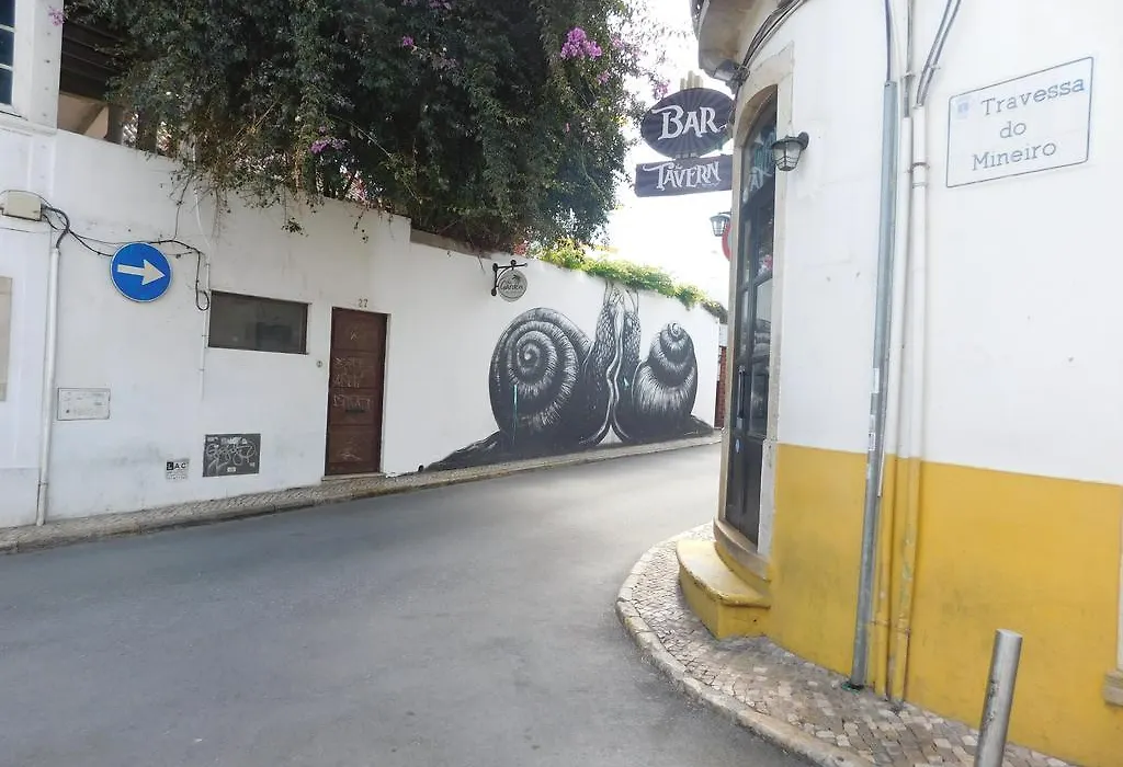 Dinas Guesthouse-1