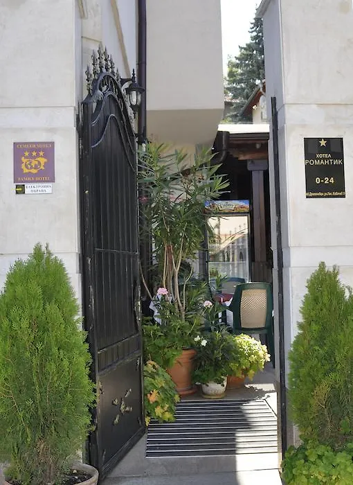Hotel Romantic-1