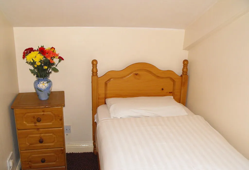 Hazelbrook Lodge-1
