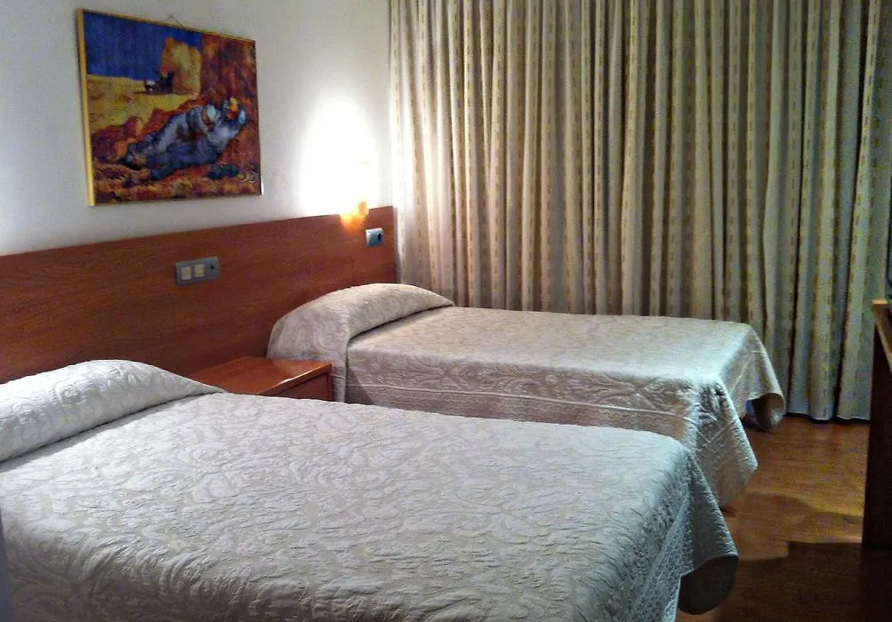 Hostal Del Carmen-1
