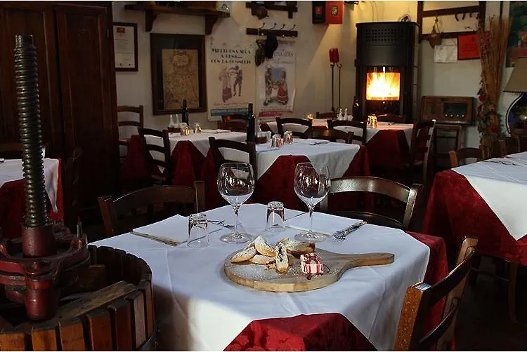 Ristorante Alloggio Ostello Amolara-1