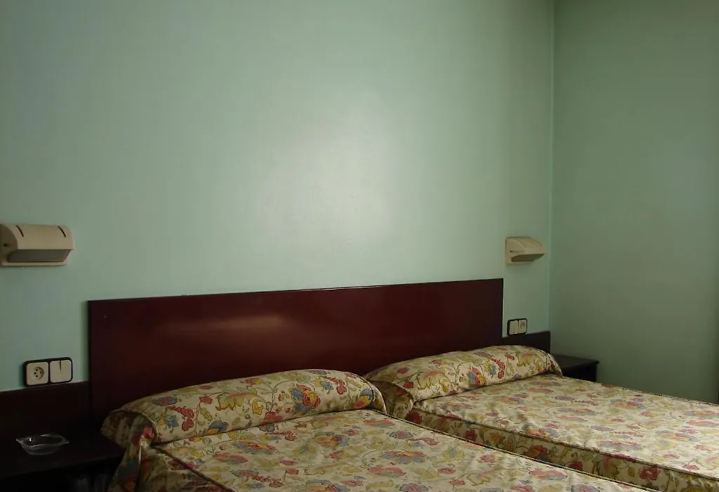 Hostal Del Ripolles-1