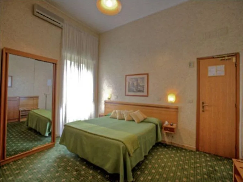 Hotel Embassy-1