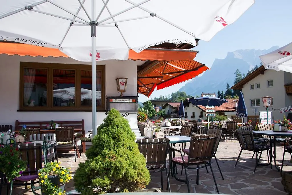 Hotel Alpina Regina-1