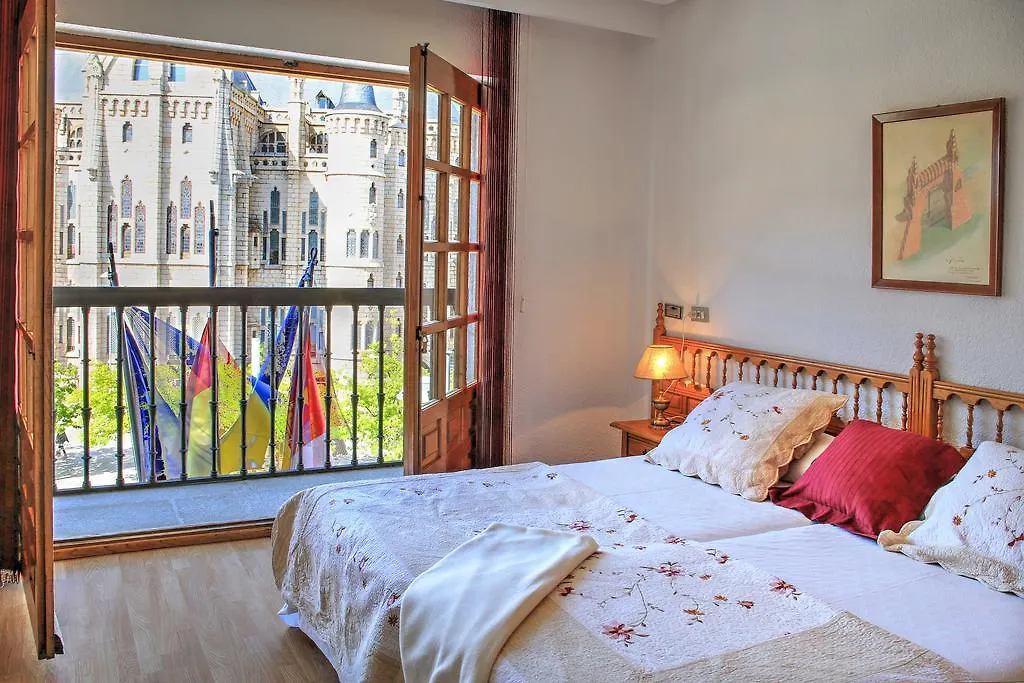 Hotel Gaudi-1