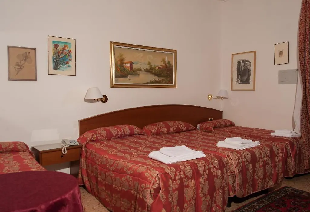 Vip Hotel-1