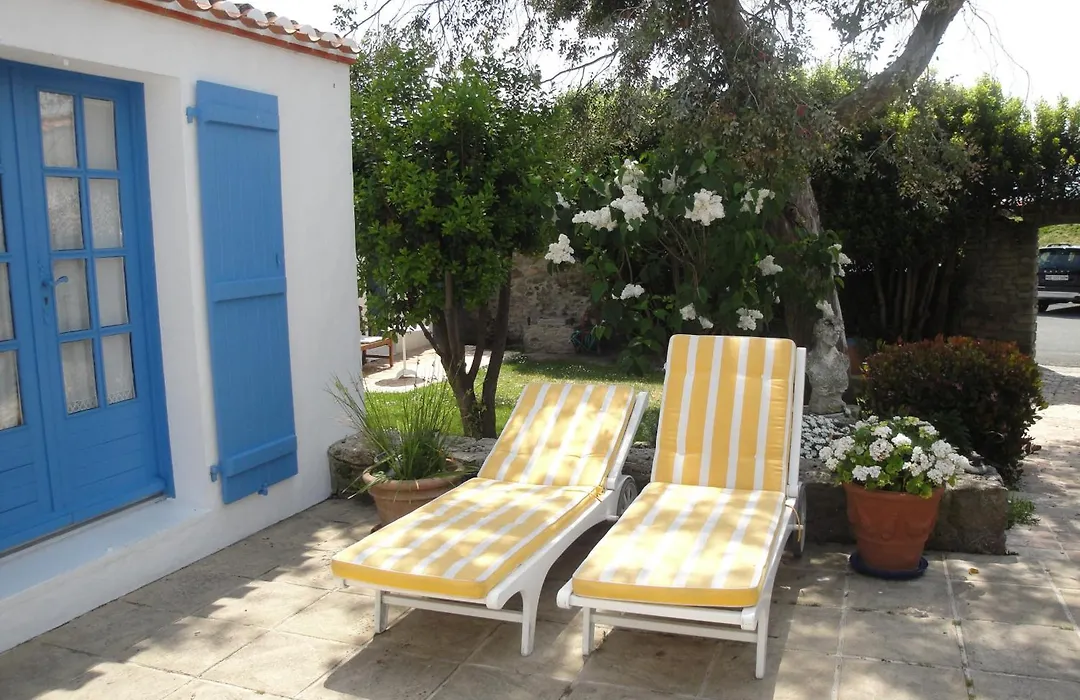 Le Buzet Bleu Bed & Breakfast-1