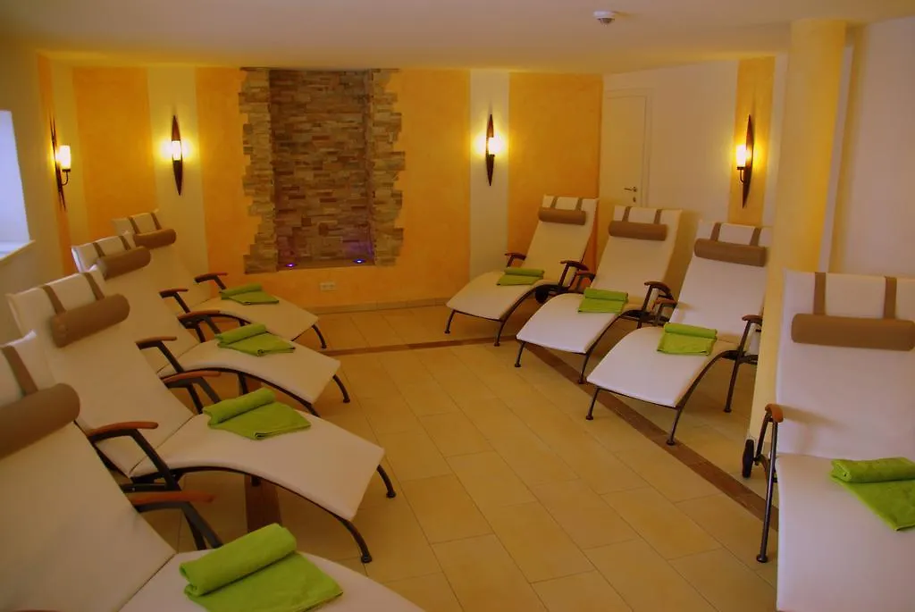 Alpenhof Pension-Garni-1