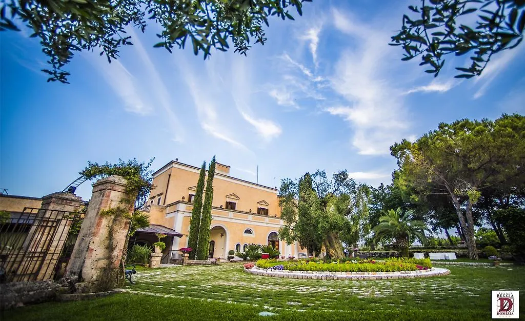 Relais Reggia Domizia-1
