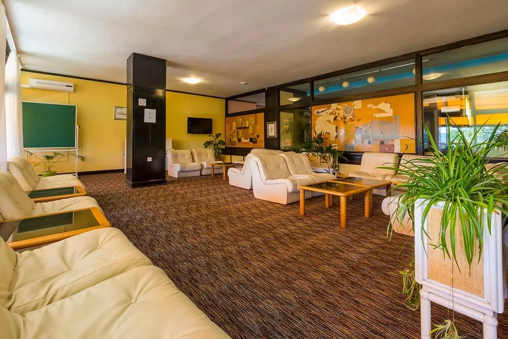 Hotel International-1