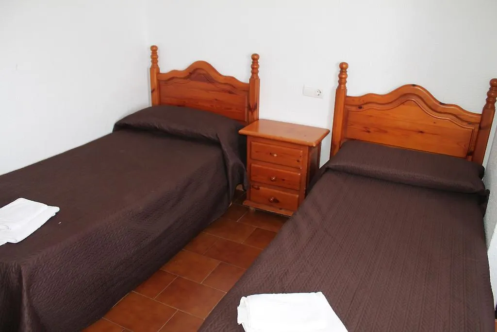 Hostal Montilla Sotogrande-1
