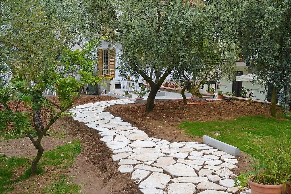 b&b Il Girasole Formia Guesthouse-1