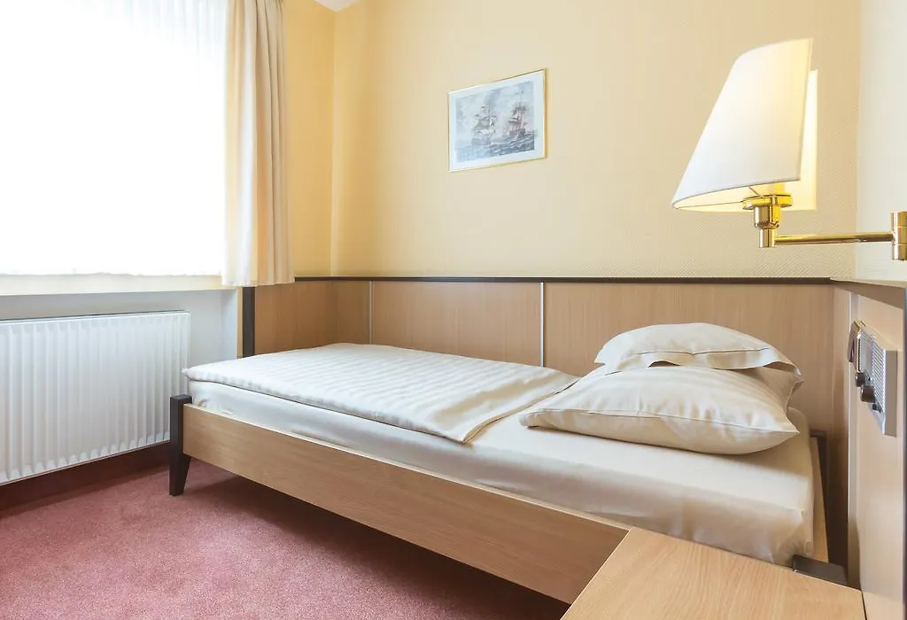 Stadt-gut-Hotel Siegboot-1