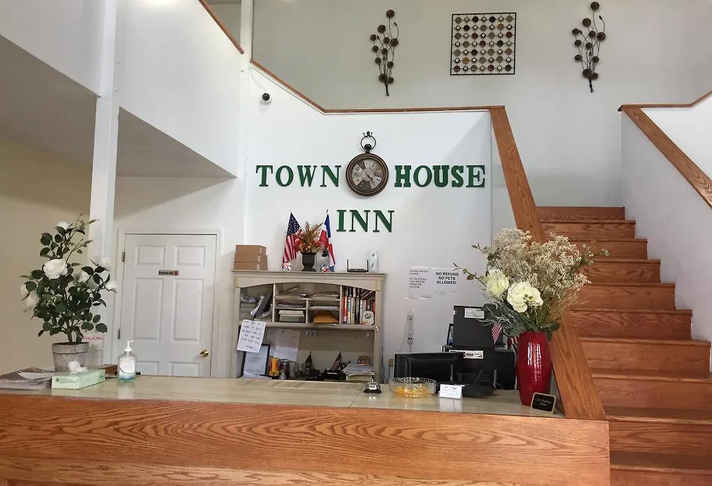 Town House Inn-1