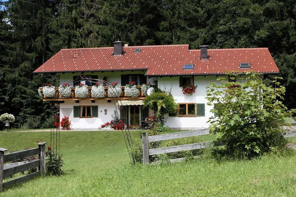 Landhaus am Waldrand-1
