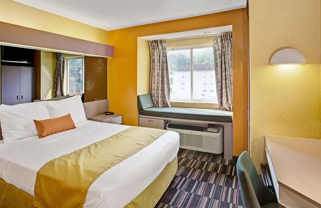Microtel Inn & Suites By Wyndham Gatlinburg-1