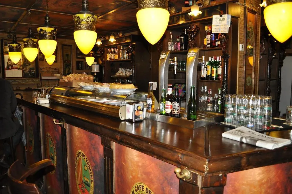Hostal Alcazaba-1