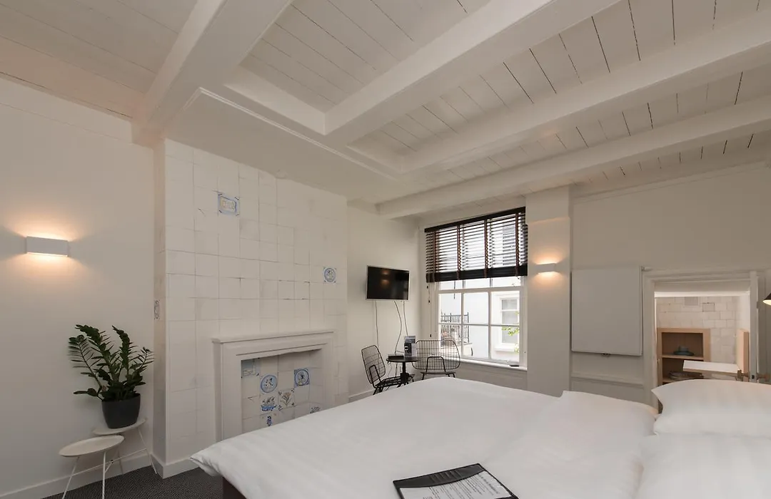Bed And Breakfast-1