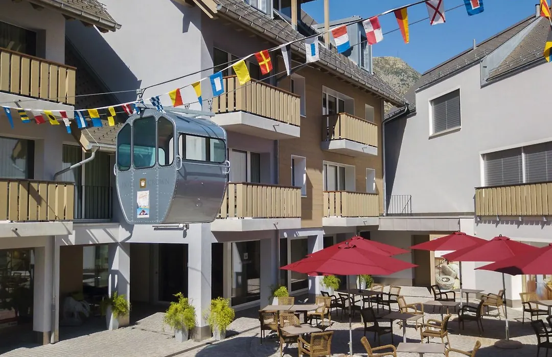 Hotel Crown-1