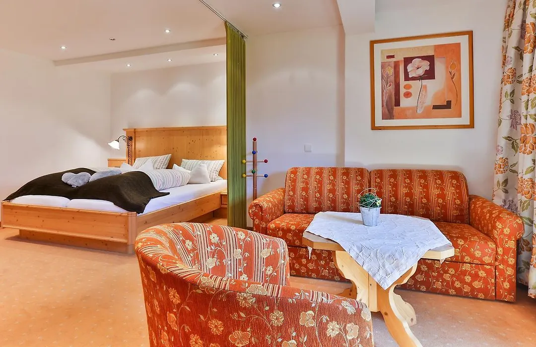 Tourist Hotel Boehm-1