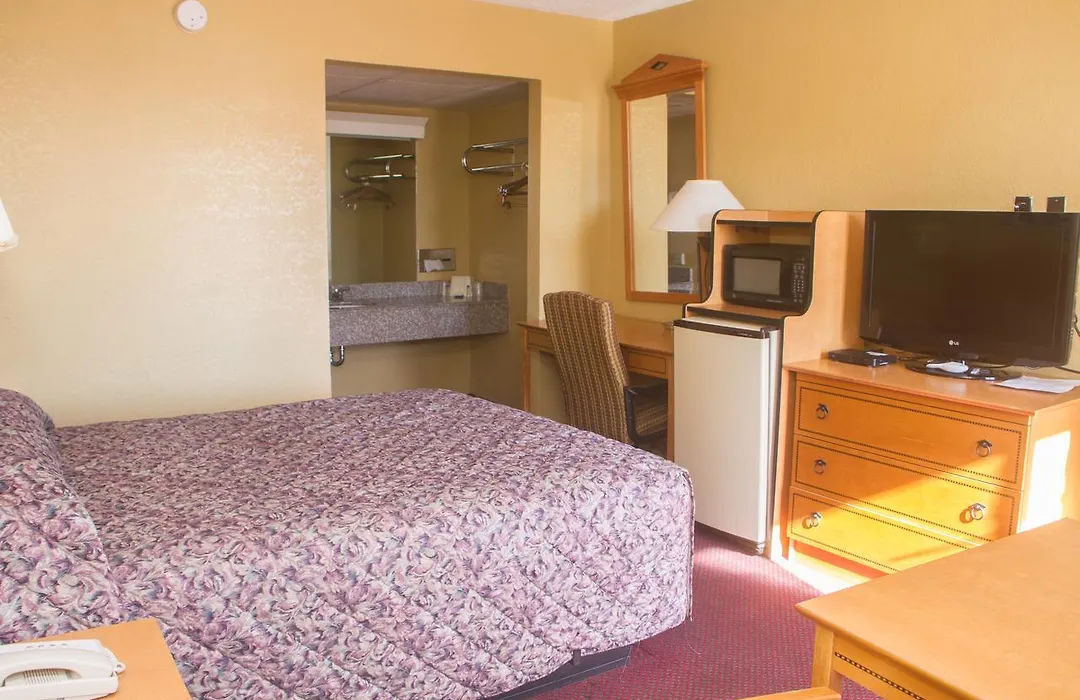 Executive Inn Ponca City-1